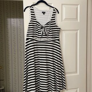 Torrid size 0 ladies sailor dress, stretchy & soft